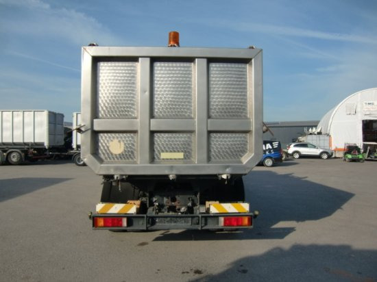 MAN 19.342 Tierkörperverwertung Sonderaufbau, Blattgefedert - Véhicule de voirie/ Spécial, Camion: photos 5 MAN 19.342 Tierkörperverwertung Sonderaufbau, Blattgefedert - Véhicule de voirie/ Spécial, Camion: photos 5