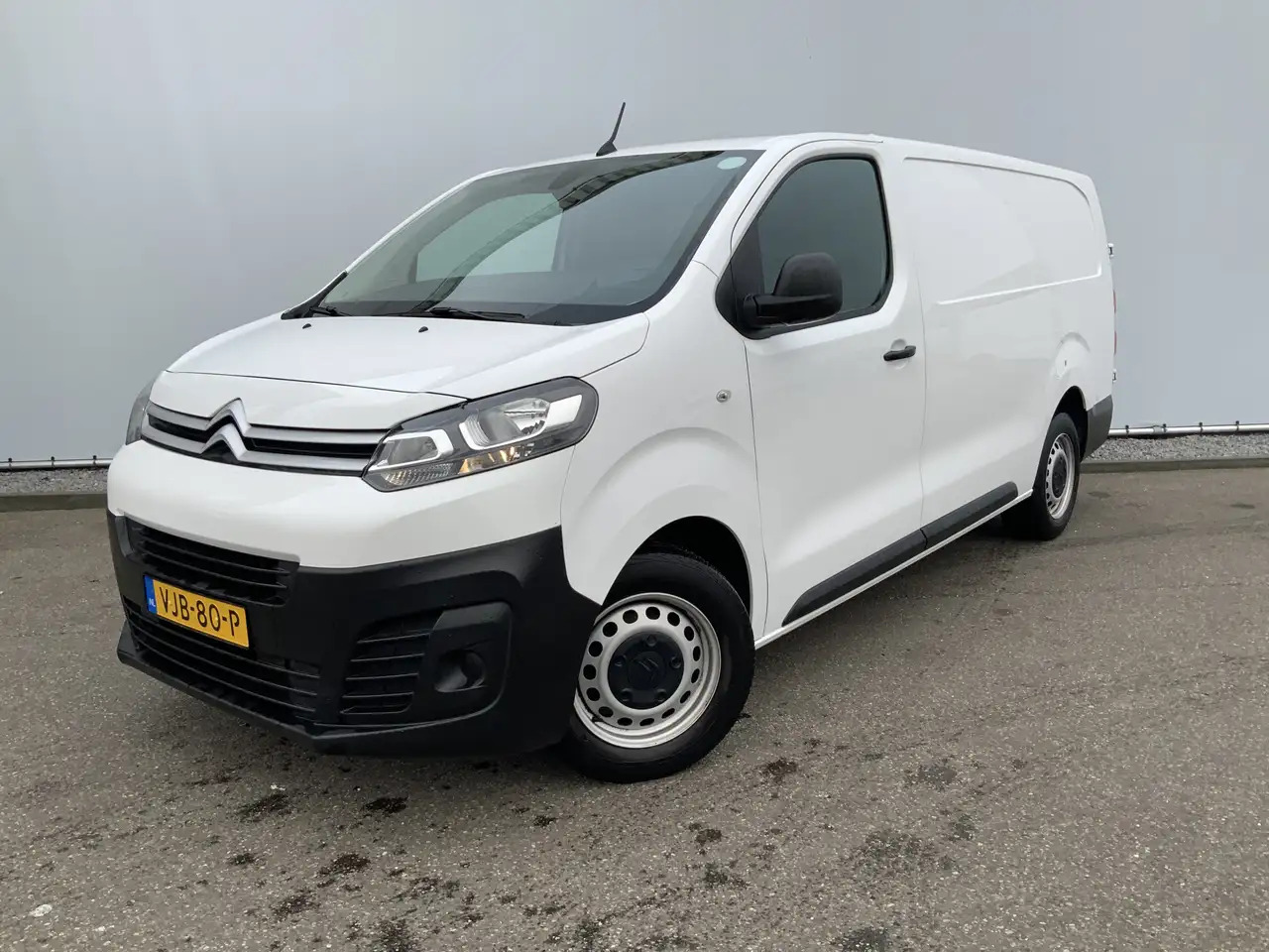 Citroen Jumpy 2.0 BlueHDI 120 XL Club Airco Cruise Navi 3 Zits E - Fourgonnette: photos 1 Citroen Jumpy 2.0 BlueHDI 120 XL Club Airco Cruise Navi 3 Zits E - Fourgonnette: photos 1