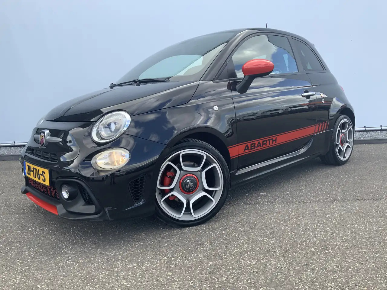 Fiat 500C Abarth 1.4 T-Jet 595 Automaat Euro 6 - Cabriolet: photos 1 Fiat 500C Abarth 1.4 T-Jet 595 Automaat Euro 6 - Cabriolet: photos 1