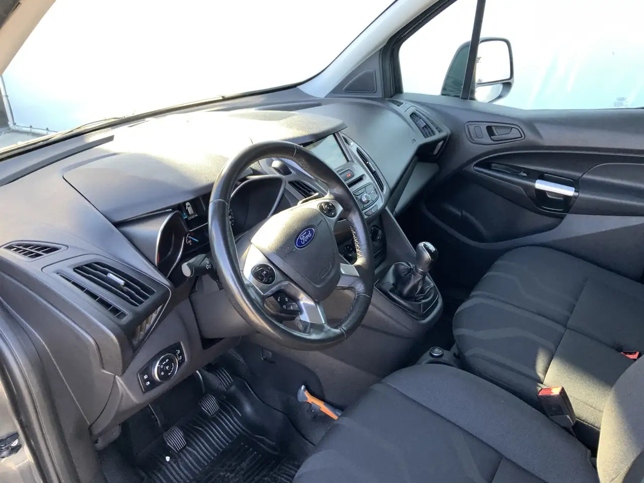 Ford Transit Connect 1.5 TDCI L2 Trend Airco Cruise 3 Zits DakDragers C - Fourgonnette: photos 5 Ford Transit Connect 1.5 TDCI L2 Trend Airco Cruise 3 Zits DakDragers C - Fourgonnette: photos 5