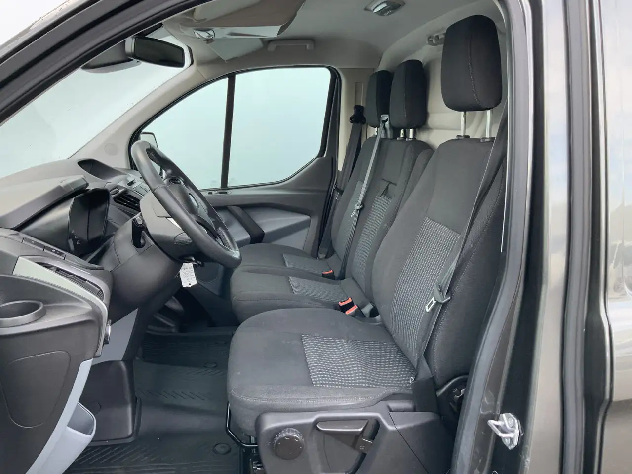 Ford Transit Custom 270 2.2 TDCI L1H1 Trend Airco Camera Cruise Dakdra - Fourgon utilitaire: photos 4 Ford Transit Custom 270 2.2 TDCI L1H1 Trend Airco Camera Cruise Dakdra - Fourgon utilitaire: photos 4
