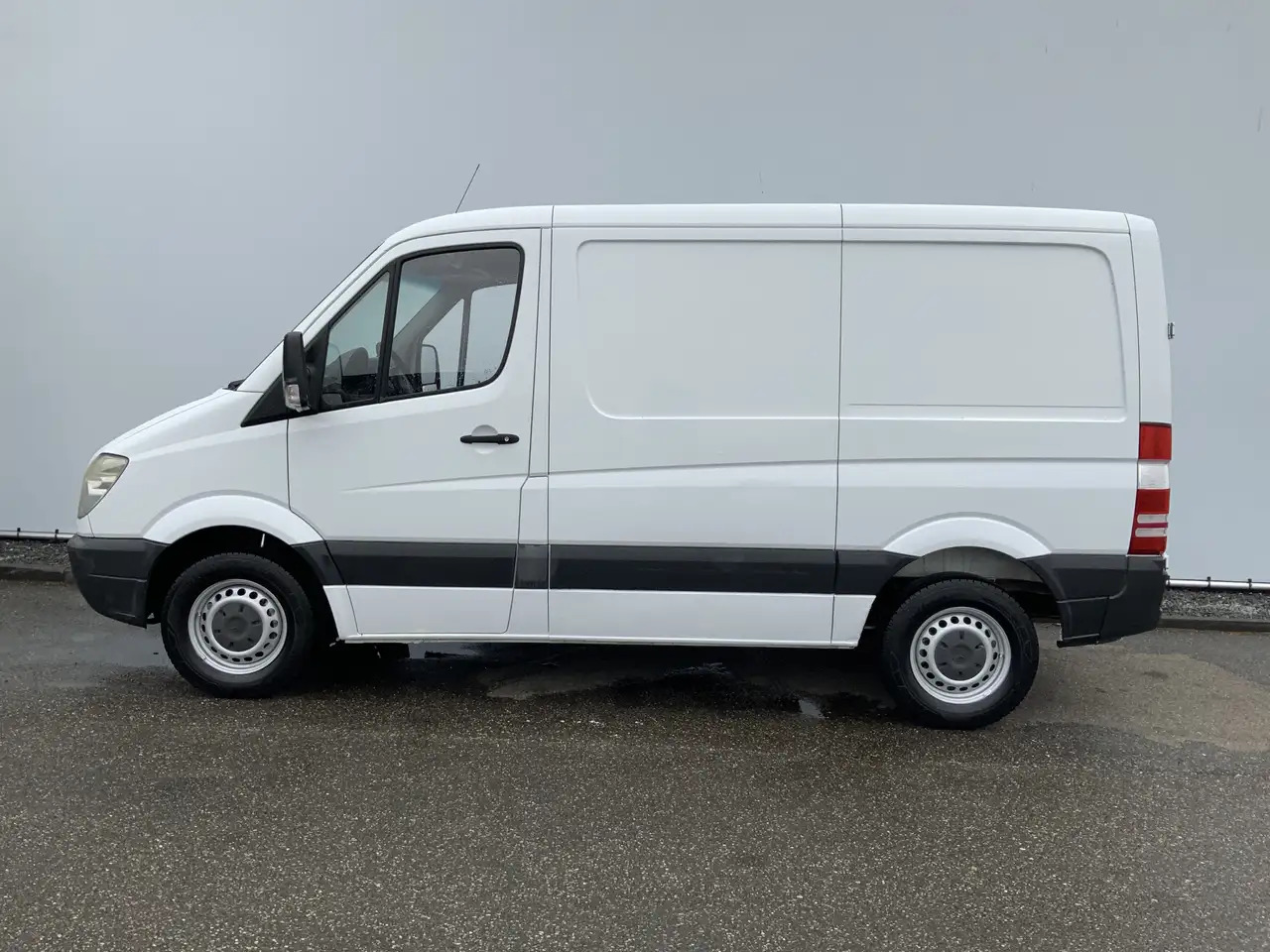 Mercedes-Benz Sprinter 209 2.2 CDI 325 L1H1 Airco Euro 4 - Fourgon utilitaire: photos 3 Mercedes-Benz Sprinter 209 2.2 CDI 325 L1H1 Airco Euro 4 - Fourgon utilitaire: photos 3