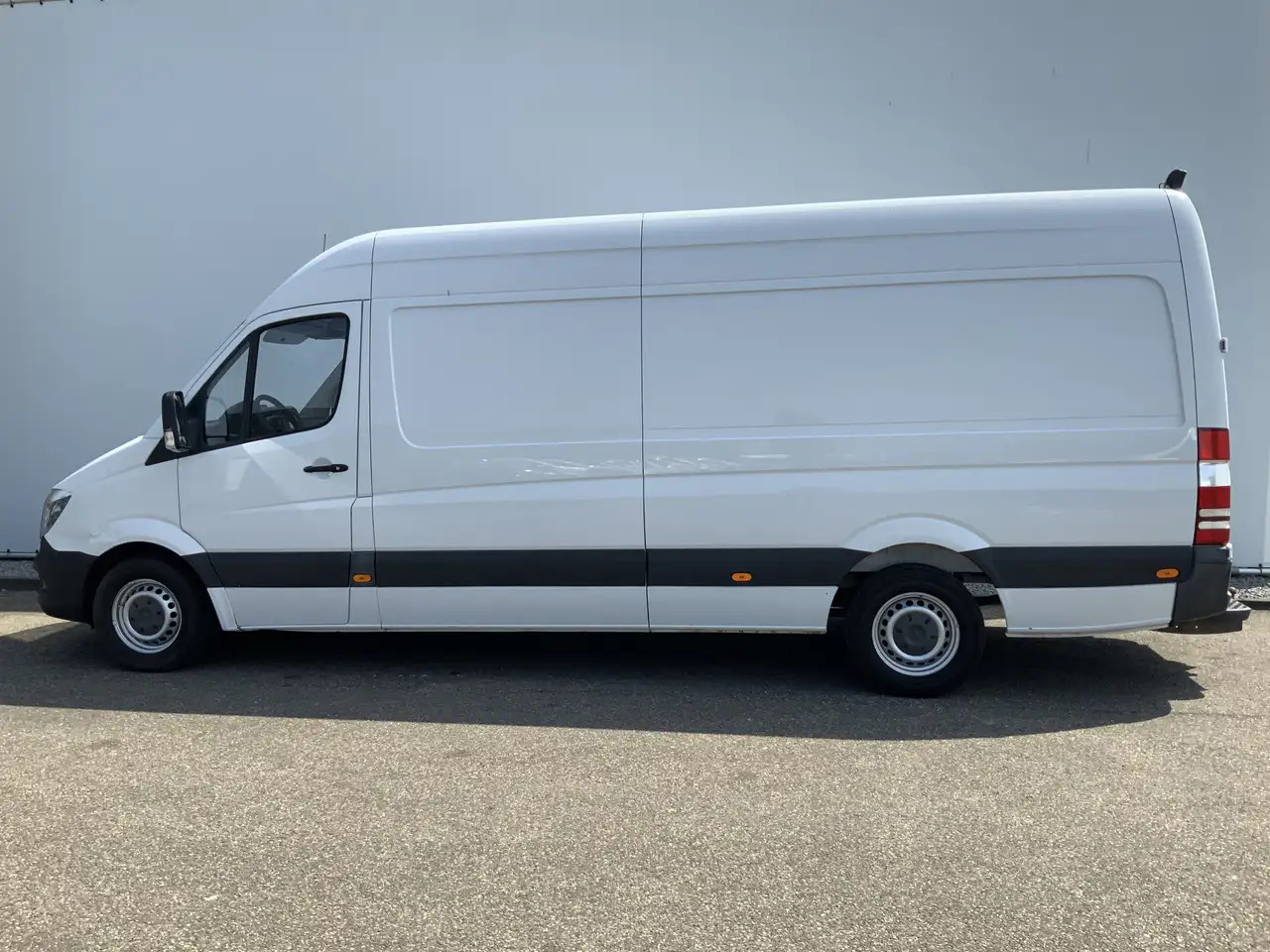 Mercedes-Benz Sprinter 313 2.2 CDI 432 EHD - Fourgon utilitaire: photos 3 Mercedes-Benz Sprinter 313 2.2 CDI 432 EHD - Fourgon utilitaire: photos 3