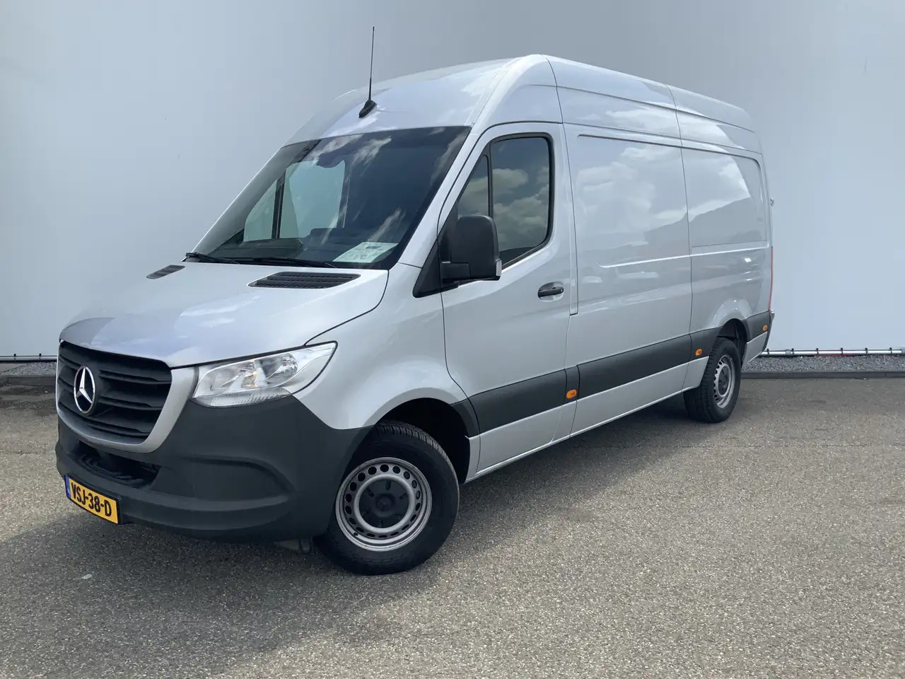 Mercedes-Benz Sprinter 315 1.9 CDI L2H2 Automaat 3 Zits Airco Navi Camera - Fourgon utilitaire: photos 1 Mercedes-Benz Sprinter 315 1.9 CDI L2H2 Automaat 3 Zits Airco Navi Camera - Fourgon utilitaire: photos 1