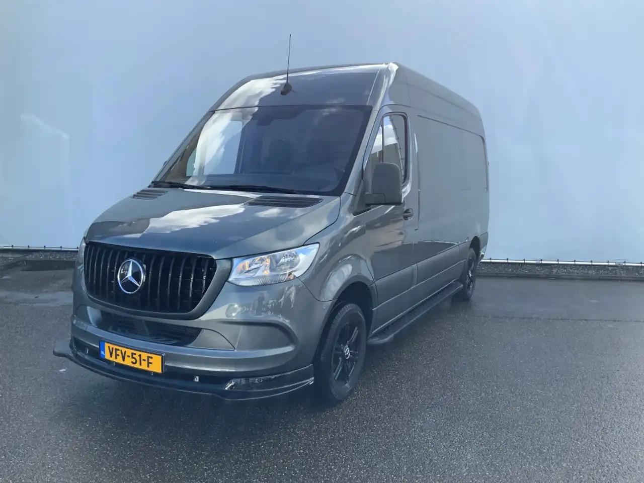 Mercedes-Benz Sprinter 319 3.0 CDI Autom.L2H2 Airco Cruise 3 Zits MBux 10 - Fourgon utilitaire: photos 1 Mercedes-Benz Sprinter 319 3.0 CDI Autom.L2H2 Airco Cruise 3 Zits MBux 10 - Fourgon utilitaire: photos 1