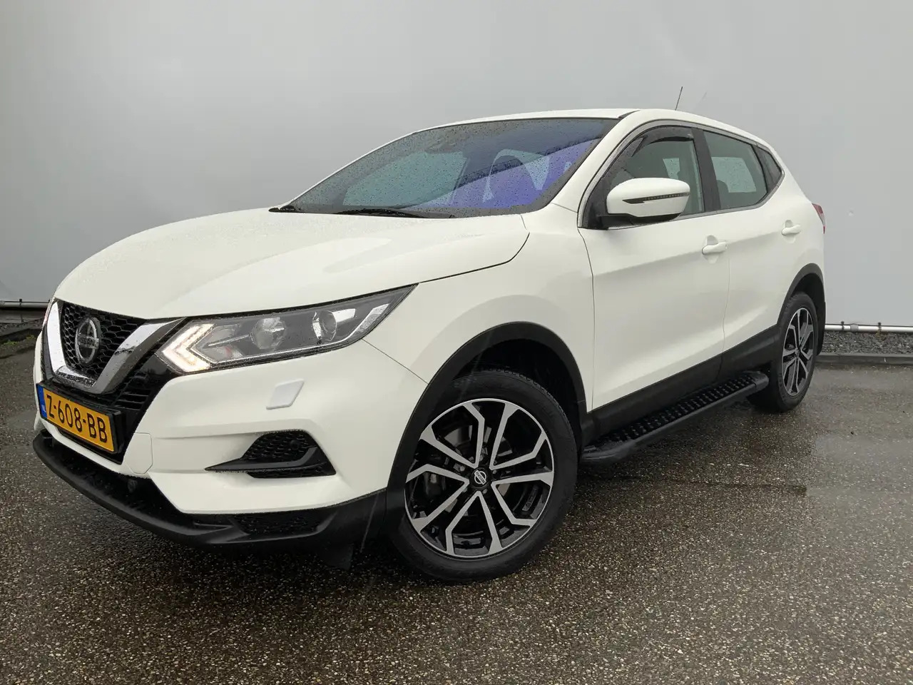 Nissan Qashqai 1.3 DIG-T Visia A SUV Airco Cruise Groot Scherm Na - SUV: photos 1 Nissan Qashqai 1.3 DIG-T Visia A SUV Airco Cruise Groot Scherm Na - SUV: photos 1