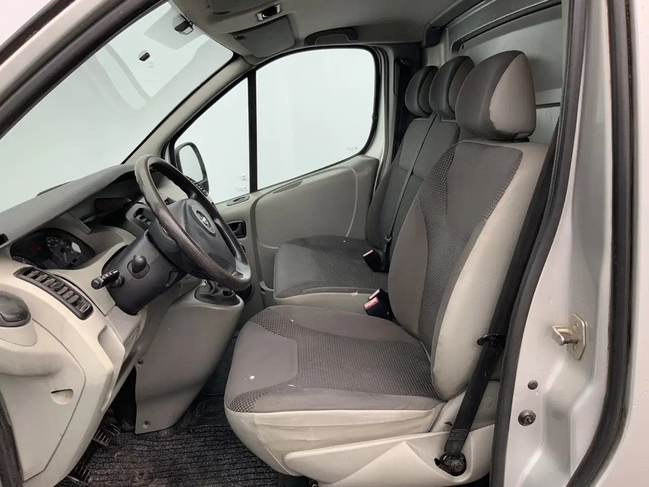 Opel Vivaro 2.0 CDTI L1H1 Airco Cruise 3 Zits Trekhaak 2000 kg - Fourgon utilitaire: photos 4 Opel Vivaro 2.0 CDTI L1H1 Airco Cruise 3 Zits Trekhaak 2000 kg - Fourgon utilitaire: photos 4