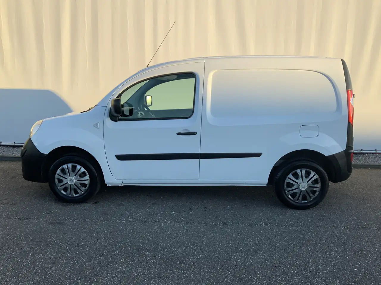 Renault Kangoo Express 1.5 dCi 70 Express Comfort Airco Trekhaak - Fourgonnette: photos 3 Renault Kangoo Express 1.5 dCi 70 Express Comfort Airco Trekhaak - Fourgonnette: photos 3