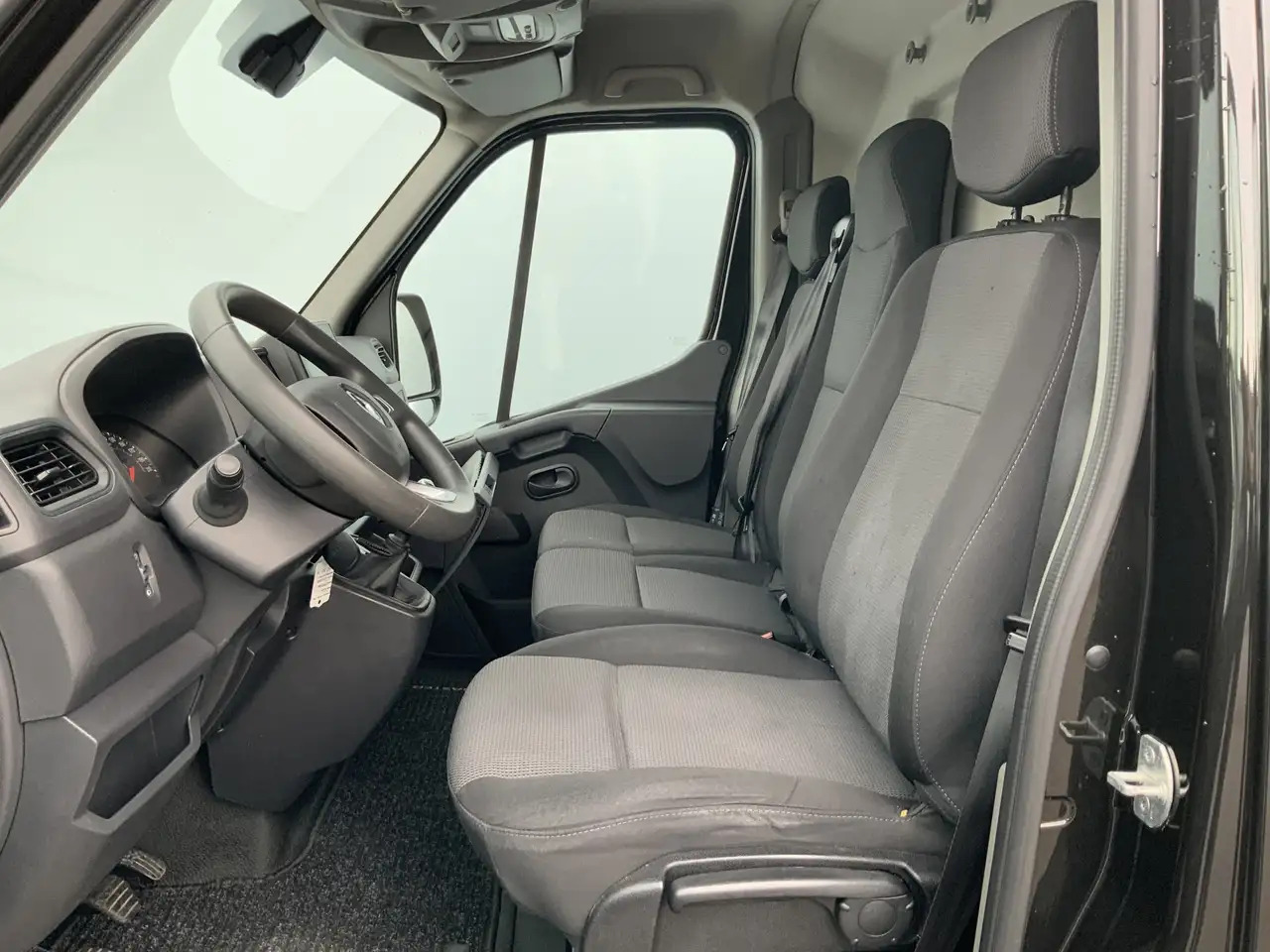 Renault Master T35 2.3 dCi 150 L2H2 Airco Cruise 3 Zits Camera Tr - Fourgon utilitaire: photos 4 Renault Master T35 2.3 dCi 150 L2H2 Airco Cruise 3 Zits Camera Tr - Fourgon utilitaire: photos 4