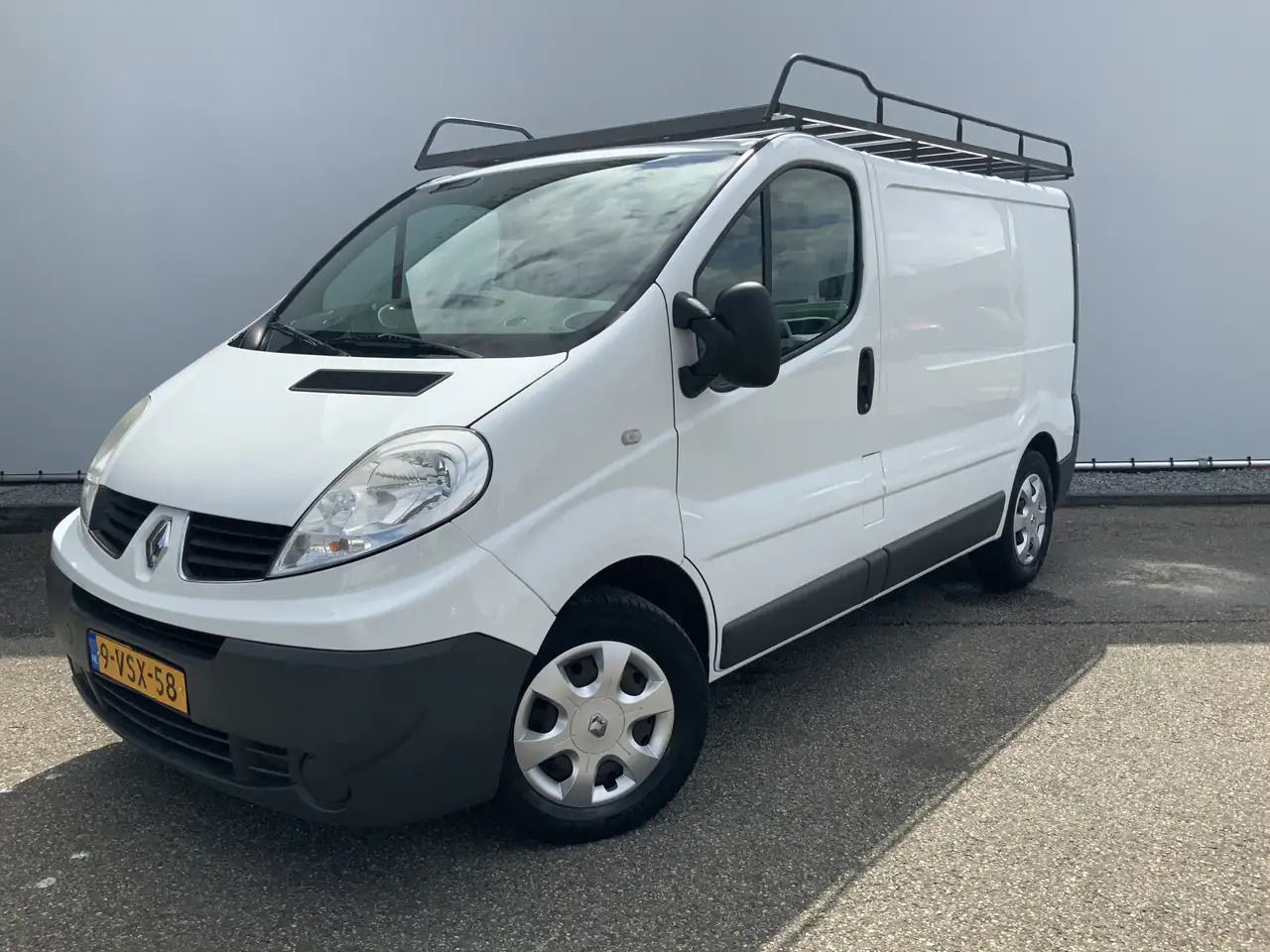 Renault Trafic 2.0 dCi T29 L1H1 Eco 3 Zits Imperiaal Trekhaak 200 - Fourgon utilitaire: photos 1 Renault Trafic 2.0 dCi T29 L1H1 Eco 3 Zits Imperiaal Trekhaak 200 - Fourgon utilitaire: photos 1
