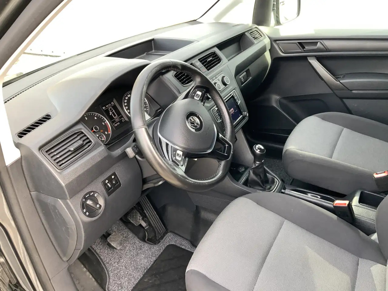 Volkswagen Caddy 2.0 TDI L2H1 BMT Maxi Exclusive Edtion Airco Navi - Fourgonnette: photos 5 Volkswagen Caddy 2.0 TDI L2H1 BMT Maxi Exclusive Edtion Airco Navi - Fourgonnette: photos 5