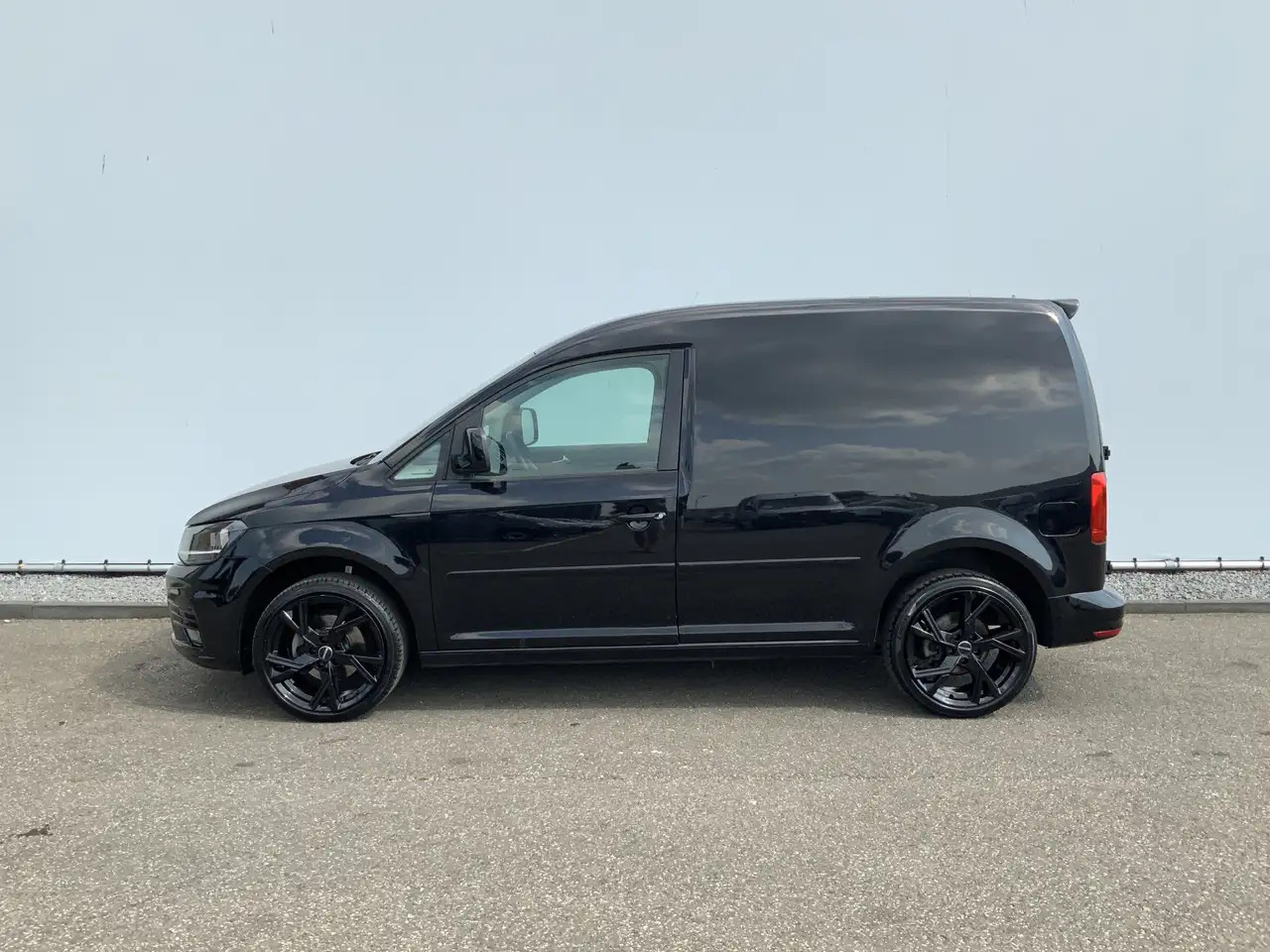 Volkswagen Caddy 2.0 TDI, MARGE! BMT, Airco, Cruise, Lichtmetalen w - Fourgonnette: photos 2 Volkswagen Caddy 2.0 TDI, MARGE! BMT, Airco, Cruise, Lichtmetalen w - Fourgonnette: photos 2