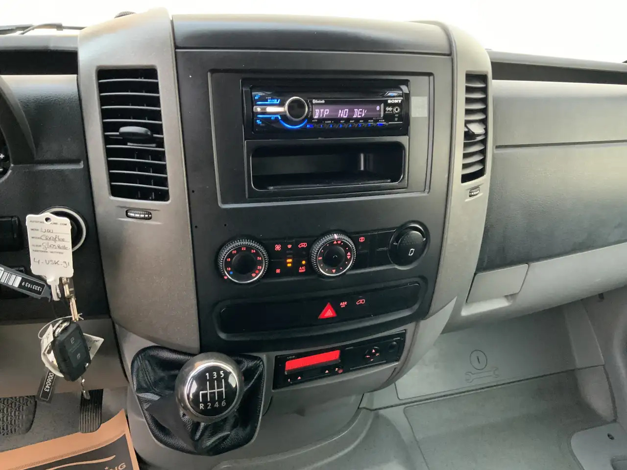 Volkswagen Crafter 35 2.0 TDI L3H1 Glasresteel Airco Cruise 3 Zits La - Fourgon grand volume: photos 5 Volkswagen Crafter 35 2.0 TDI L3H1 Glasresteel Airco Cruise 3 Zits La - Fourgon grand volume: photos 5