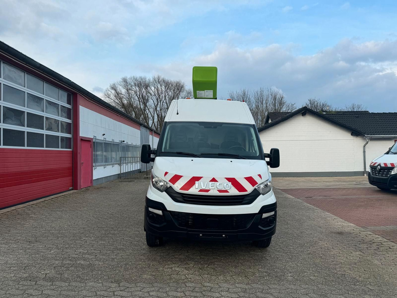 Iveco Daily 70C15 Steiger France Elevateur 172 TPFcc - Camion avec nacelle: photos 2 Iveco Daily 70C15 Steiger France Elevateur 172 TPFcc - Camion avec nacelle: photos 2