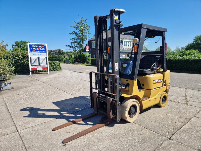 Caterpillar GP18K LPG 1800 kg. - Chariot élévateur: photos 1 Caterpillar GP18K LPG 1800 kg. - Chariot élévateur: photos 1
