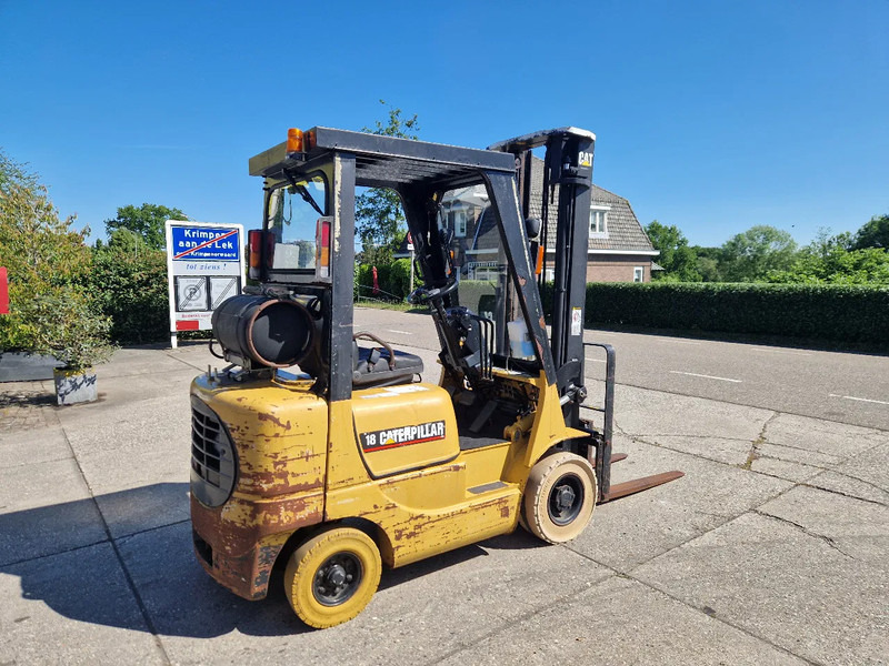 Caterpillar GP18K LPG 1800 kg. - Chariot élévateur: photos 3 Caterpillar GP18K LPG 1800 kg. - Chariot élévateur: photos 3