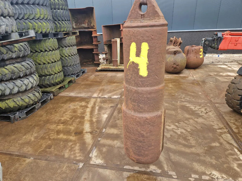 Diversen stalen sloopkogels / beulen - Cisaille de démolition pour Engins de chantier: photos 4 Diversen stalen sloopkogels / beulen - Cisaille de démolition pour Engins de chantier: photos 4