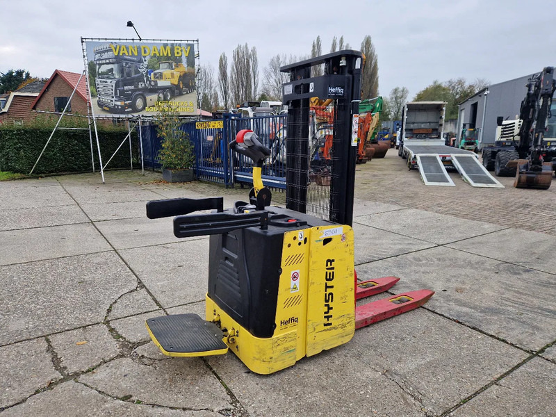 Hyster S1.5S elektrische stapelaar - Gerbeur: photos 5 Hyster S1.5S elektrische stapelaar - Gerbeur: photos 5