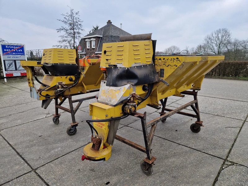 Jongerius droog zoutstrooiers zo uit het werk - Epandeur de sable: photos 2 Jongerius droog zoutstrooiers zo uit het werk - Epandeur de sable: photos 2