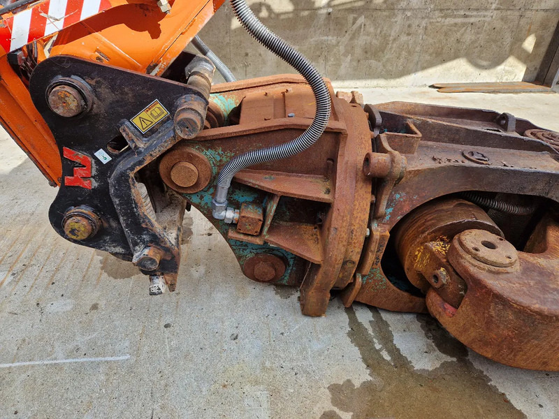 Komatsu JCY17 schrootschaar/betonvergruizer - Cisaille de démolition: photos 5 Komatsu JCY17 schrootschaar/betonvergruizer - Cisaille de démolition: photos 5