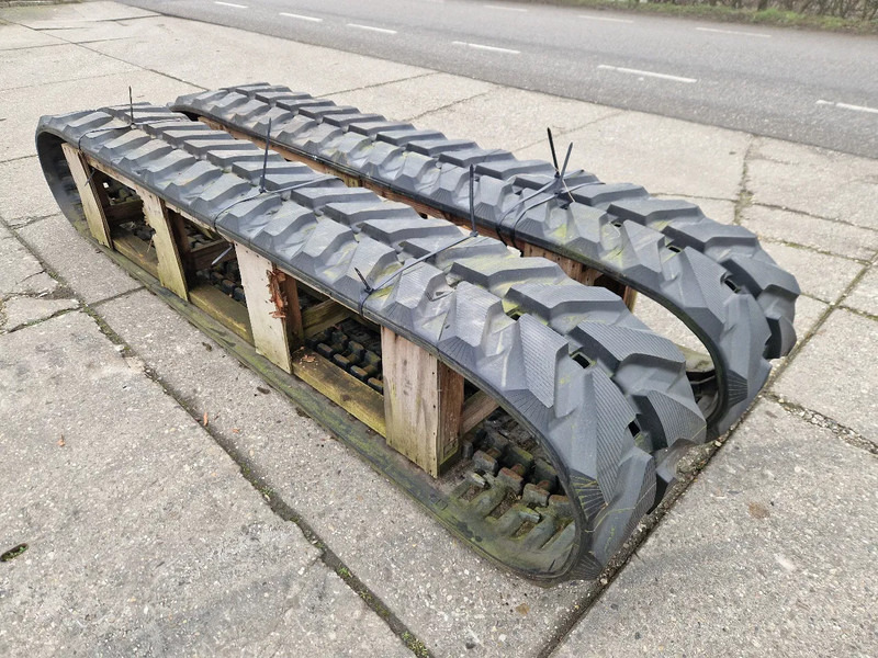 Komatsu nieuwe tracks t.b.v. PC75 tot PC88 - Chenille pour Camion: photos 4 Komatsu nieuwe tracks t.b.v. PC75 tot PC88 - Chenille pour Camion: photos 4