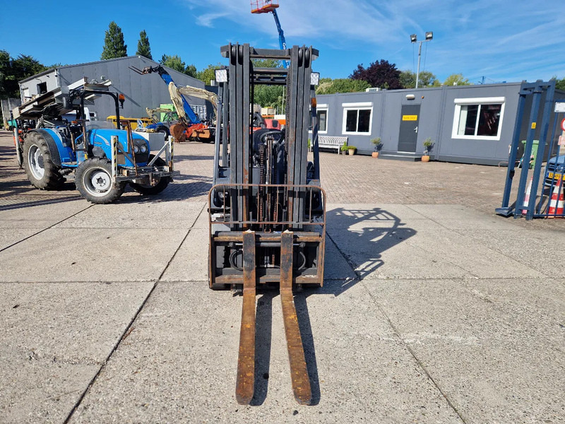 Nissan 1800 kg. LPG met keuring - Chariot élévateur à gaz: photos 5 Nissan 1800 kg. LPG met keuring - Chariot élévateur à gaz: photos 5