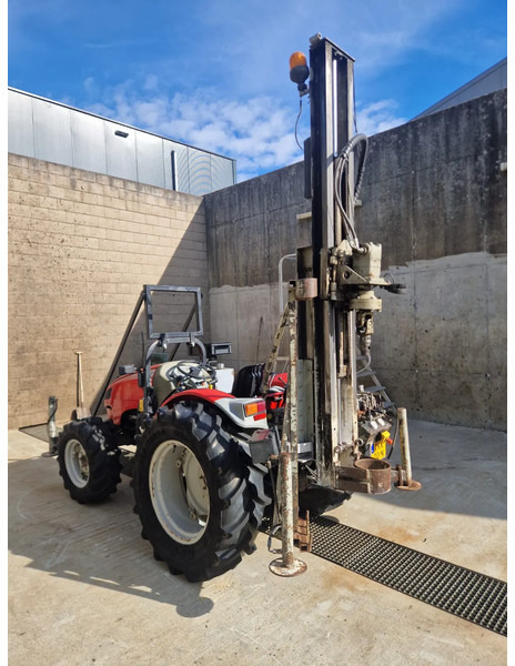 Onbekend Valpadana 1550 4x4 drilling tractor - Foreuse: photos 1 Onbekend Valpadana 1550 4x4 drilling tractor - Foreuse: photos 1