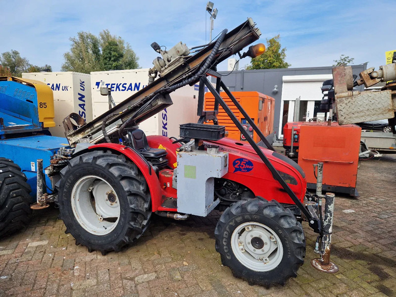 Onbekend Valpadana 1550 4x4 drilling tractor - Foreuse: photos 2 Onbekend Valpadana 1550 4x4 drilling tractor - Foreuse: photos 2