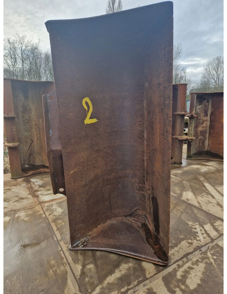 Volvo dichte wielladerbak breedte 2.24m. - Godet pour Engins de chantier: photos 1 Volvo dichte wielladerbak breedte 2.24m. - Godet pour Engins de chantier: photos 1