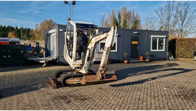 WACKER NEUSON 2404RD kan op een helling draaien - Mini pelle: photos 1 WACKER NEUSON 2404RD kan op een helling draaien - Mini pelle: photos 1