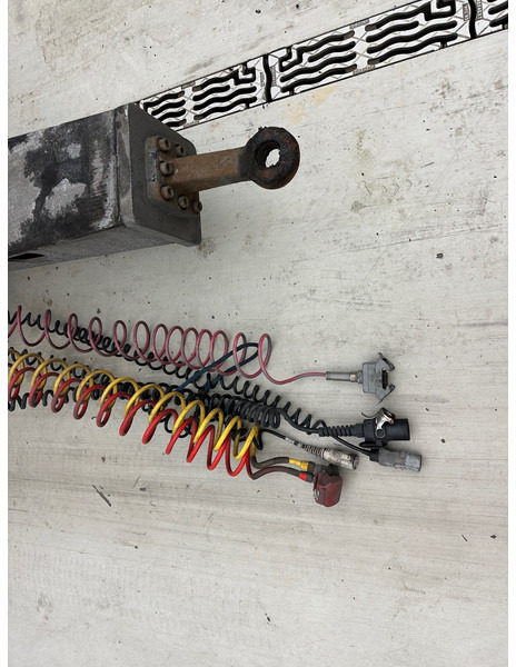 Remorque rideaux coulissants A&D Schuifzeilen: photos 13 Remorque rideaux coulissants A&D Schuifzeilen: photos 13