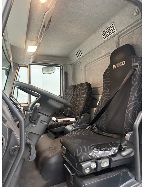 Camion à rideaux coulissants Iveco Eurocargo 180E28: photos 13