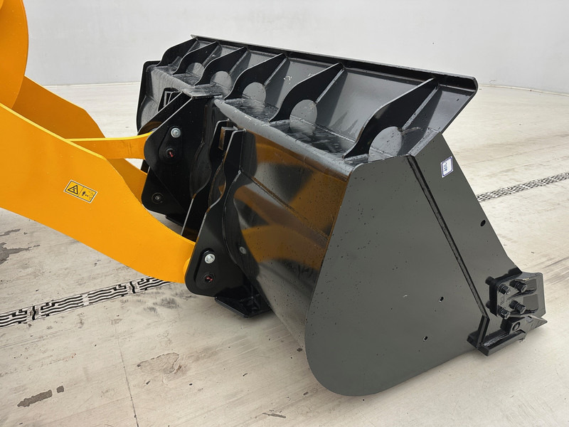 Lonking LG855H "4 pieces available" - Bulldozer: photos 4 Lonking LG855H "4 pieces available" - Bulldozer: photos 4