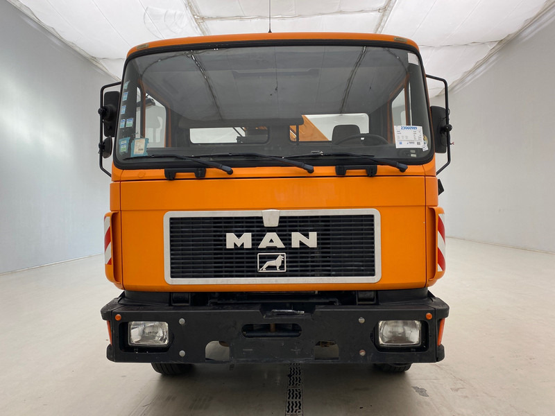 MAN 18.222 - Camion ampliroll, Camion grue: photos 2 MAN 18.222 - Camion ampliroll, Camion grue: photos 2