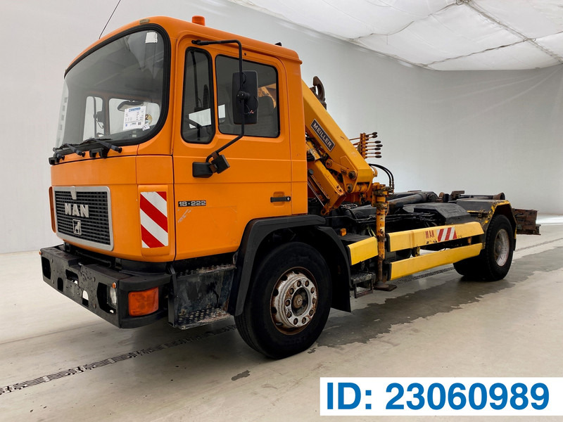 MAN 18.222 - Camion ampliroll, Camion grue: photos 1 MAN 18.222 - Camion ampliroll, Camion grue: photos 1