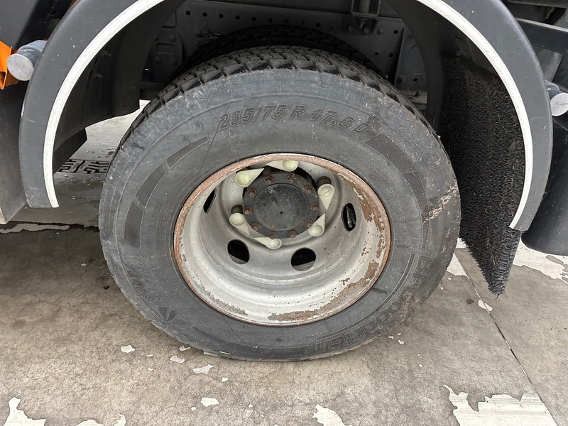 Camion citerne pour transport de carburant MAN TGL 10.180: photos 9