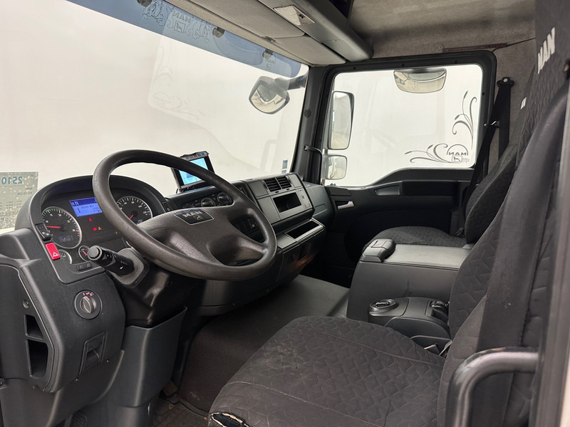 Camion fourgon MAN TGL 12.220: photos 10