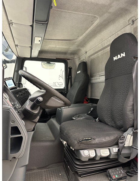 Camion fourgon MAN TGL 12.220: photos 11