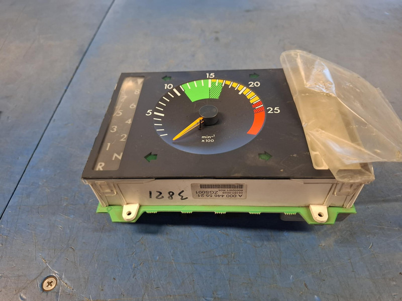 Mercedes-Benz A0004465521 Toerenteller A0004465521 - Panel de instrumentos pour Camion: photos 1 Mercedes-Benz A0004465521 Toerenteller A0004465521 - Panel de instrumentos pour Camion: photos 1