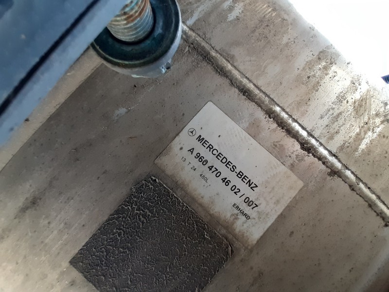 Mercedes-Benz A9604704602 480 liter - Réservoir de carburant: photos 5 Mercedes-Benz A9604704602 480 liter - Réservoir de carburant: photos 5