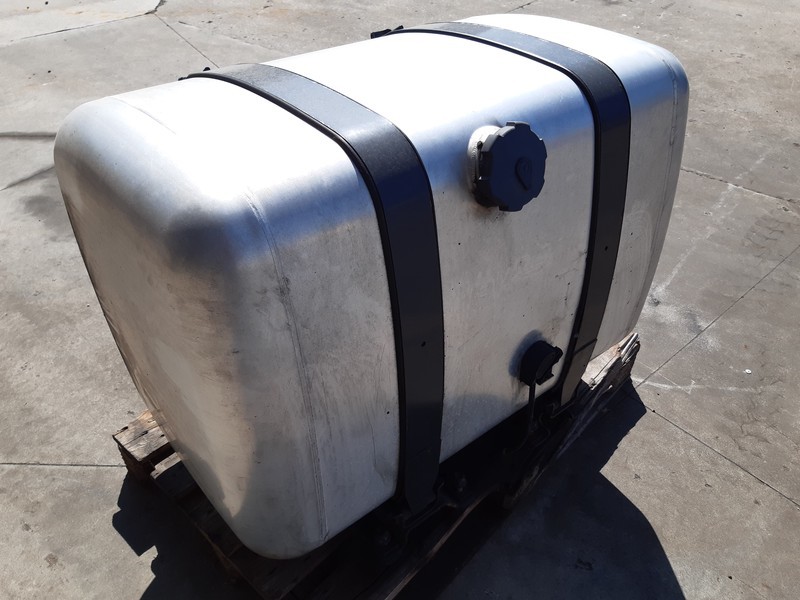 Mercedes-Benz A9604704602 480 liter - Réservoir de carburant: photos 3 Mercedes-Benz A9604704602 480 liter - Réservoir de carburant: photos 3