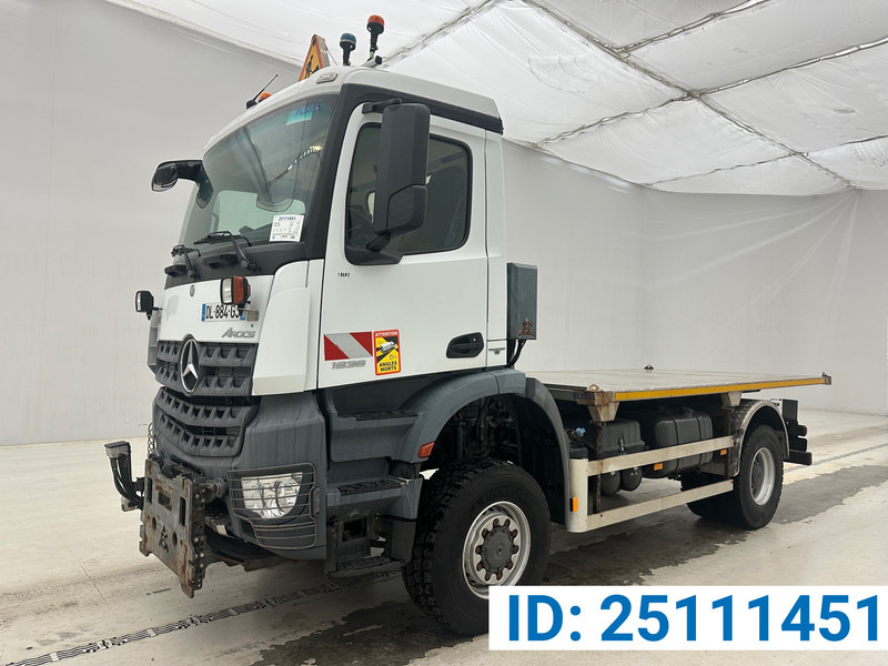 Mercedes-Benz Arocs 1836 - 4x4** - Camion plateau: photos 1 Mercedes-Benz Arocs 1836 - 4x4** - Camion plateau: photos 1