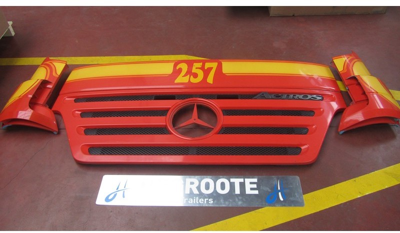 Mercedes-Benz Grille MP2 Megaspace Grille + cabinehoek MP2 Megaspace - Calandre: photos 1 Mercedes-Benz Grille MP2 Megaspace Grille + cabinehoek MP2 Megaspace - Calandre: photos 1