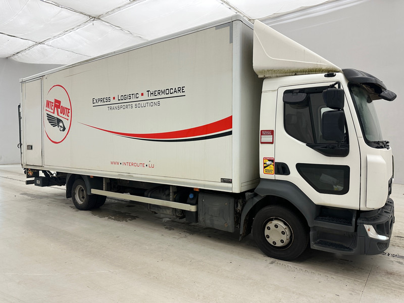 Renault D12 - Camion fourgon: photos 4 Renault D12 - Camion fourgon: photos 4