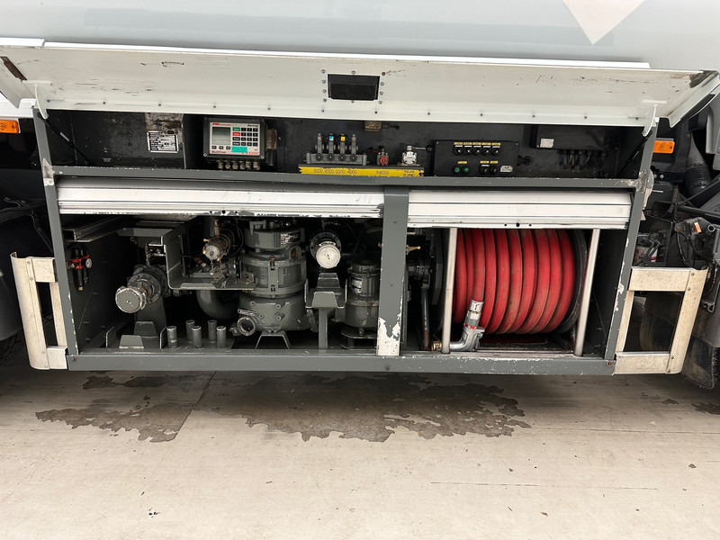 Renault Midlum 300 DXi - Camion citerne: photos 4 Renault Midlum 300 DXi - Camion citerne: photos 4