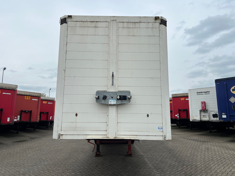 Renders X-steering tautliner - Semi-remorque rideaux coulissants: photos 2 Renders X-steering tautliner - Semi-remorque rideaux coulissants: photos 2