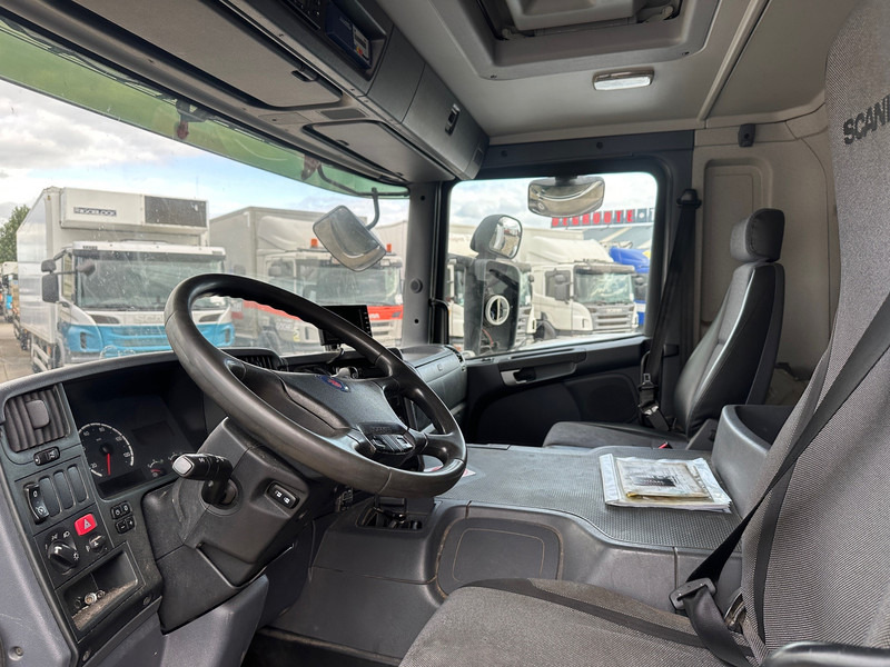 Camion frigorifique Scania P270: photos 11