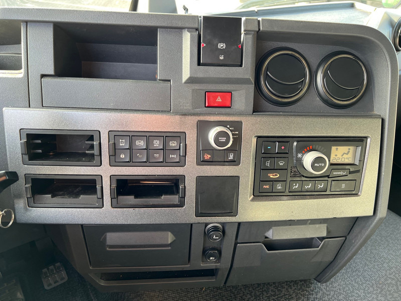 Tracteur routier Renault T 460: photos 14 Tracteur routier Renault T 460: photos 14