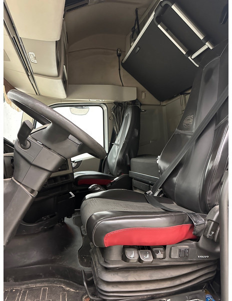 Camion plateau Volvo FH500 Globetrotter 6x2: photos 9