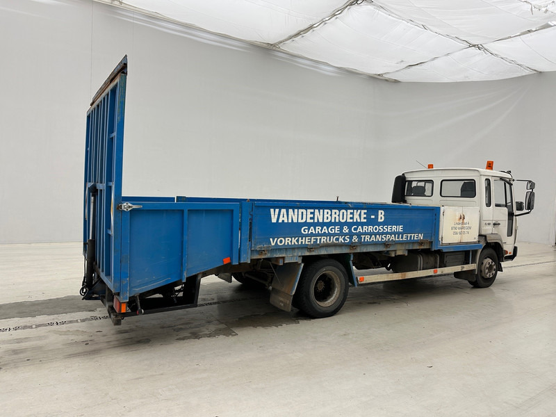 Volvo FL 180 - Camion benne: photos 4 Volvo FL 180 - Camion benne: photos 4